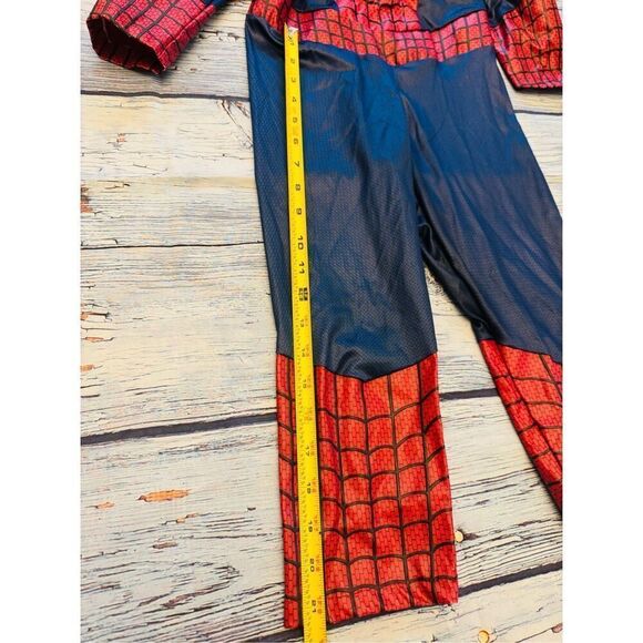 Disney Halloween Spider man attire size 4 used in good condition. - Picture 7 of 12